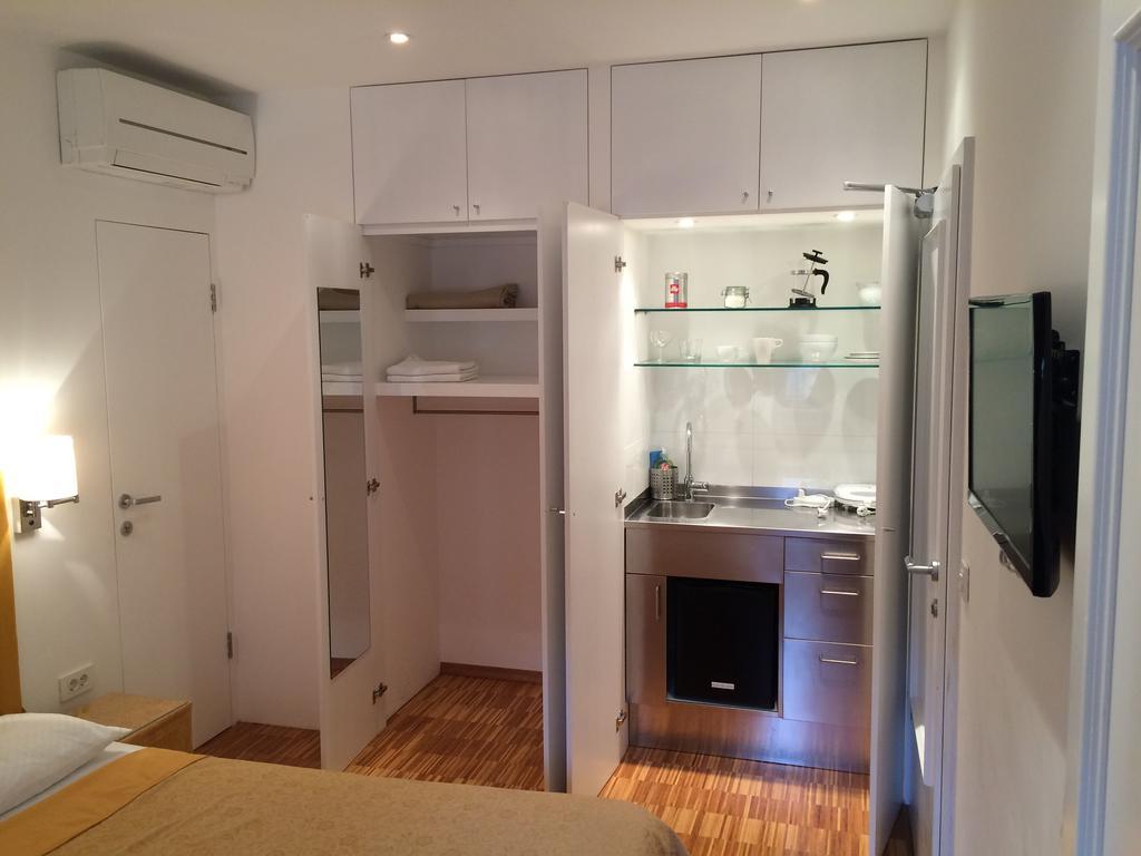 B&B Petra Varl Accommodation 卢布尔雅那 外观 照片