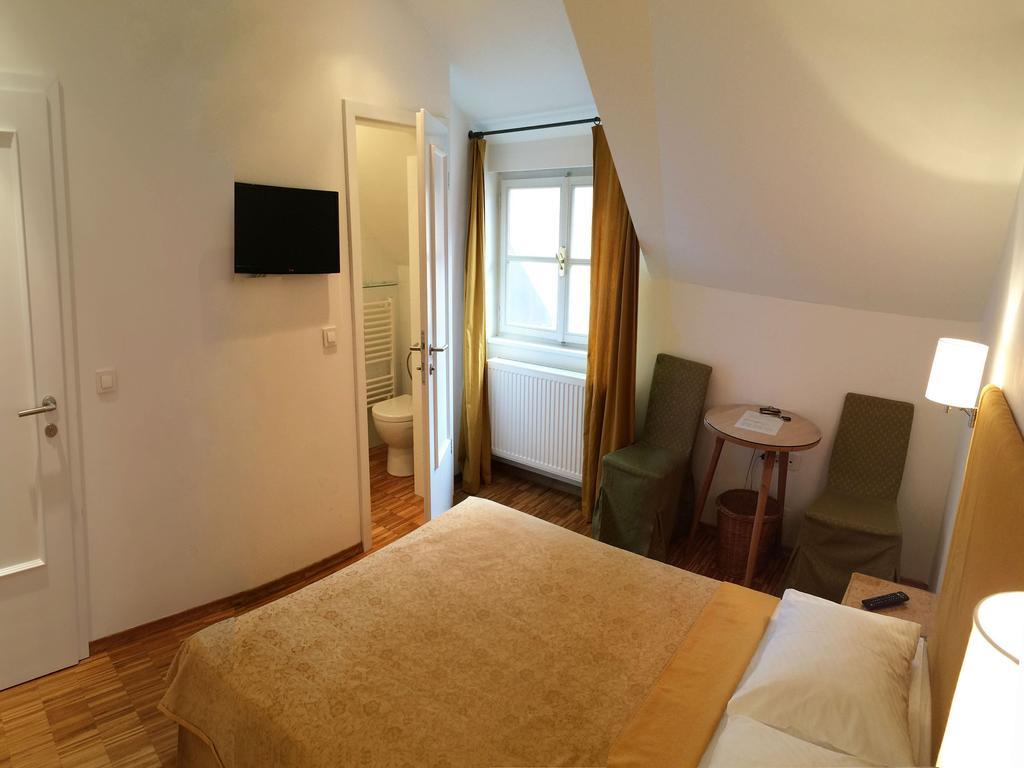 B&B Petra Varl Accommodation 卢布尔雅那 外观 照片